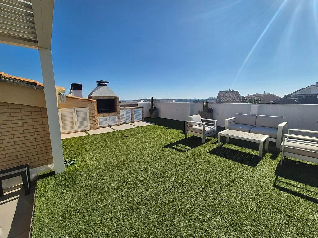 Terraza - Ático duplex con terraza en Carrer de l'Estatut Valencià