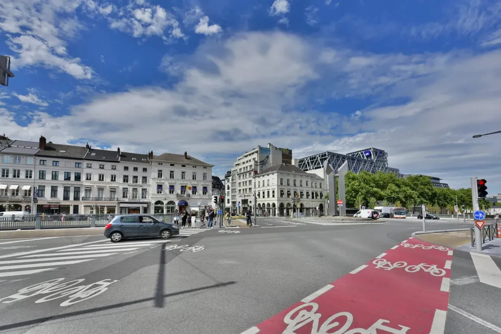 Välivaade - Unfurnished Duplex with Mezzanine in Ixelles