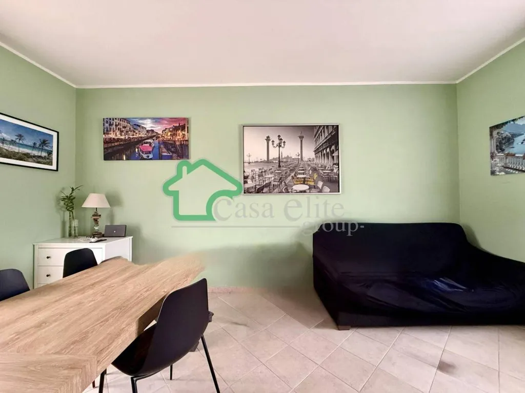 Séjour - Bifamiliar Villa with Private Garden in Secugnago