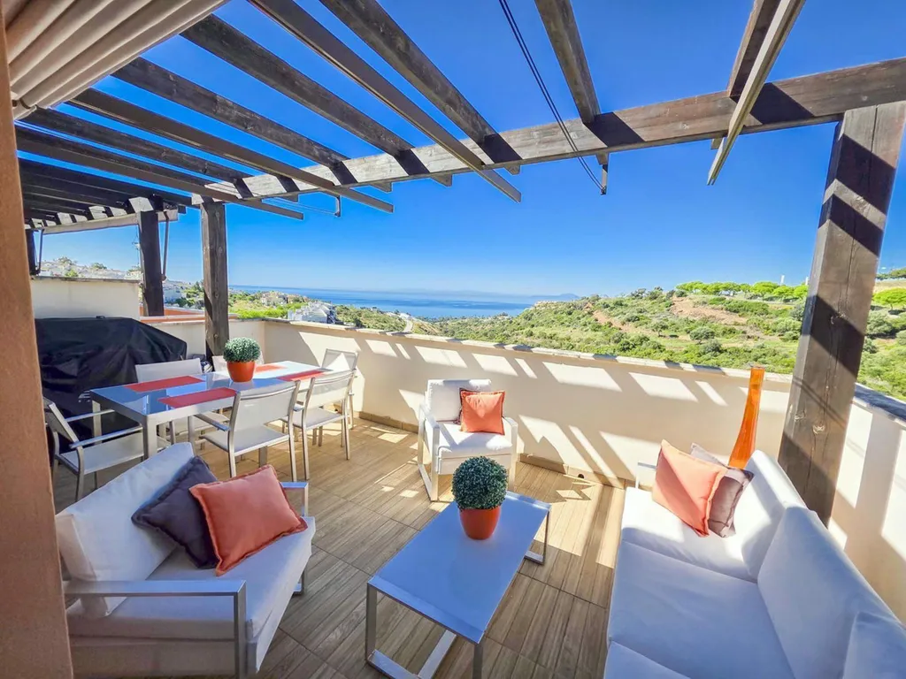 Terrasse - Penthouse with Sea Views in Chullera, Manilva