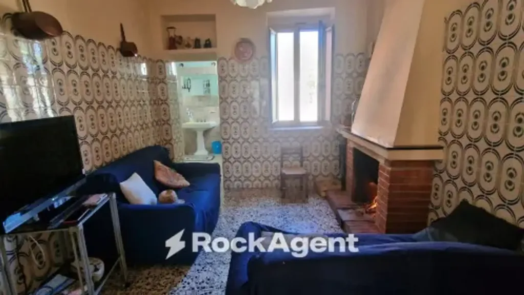 Elutuba - Villa with Garden in Rogliano