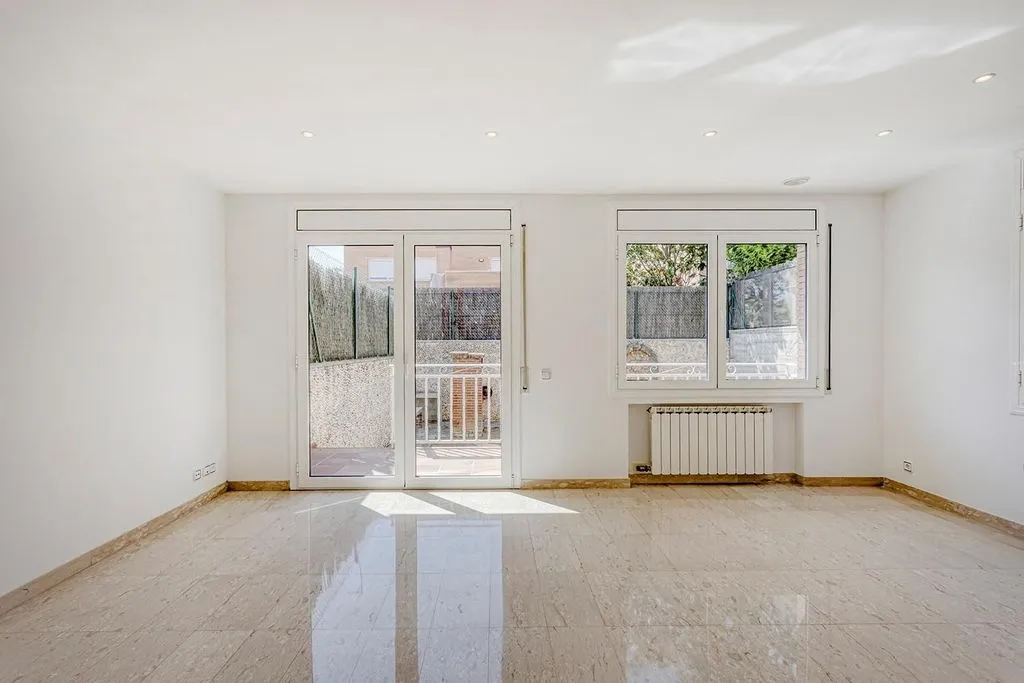 Rooms - Luxury Detached House with Terrace in Igualada