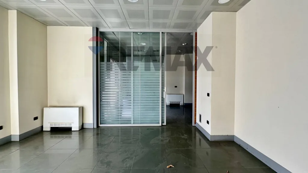 Toad - Commercial Space with 3 Vitrines in Riccione