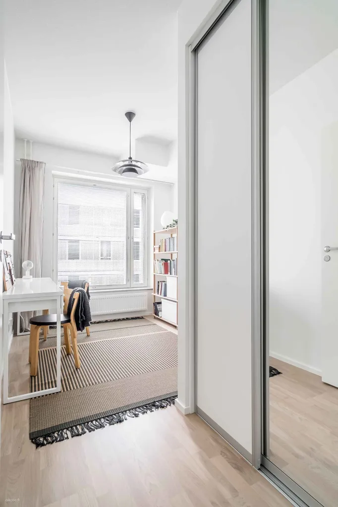 Entrée - Corner Apartment with Balcony in Herttoniemi
