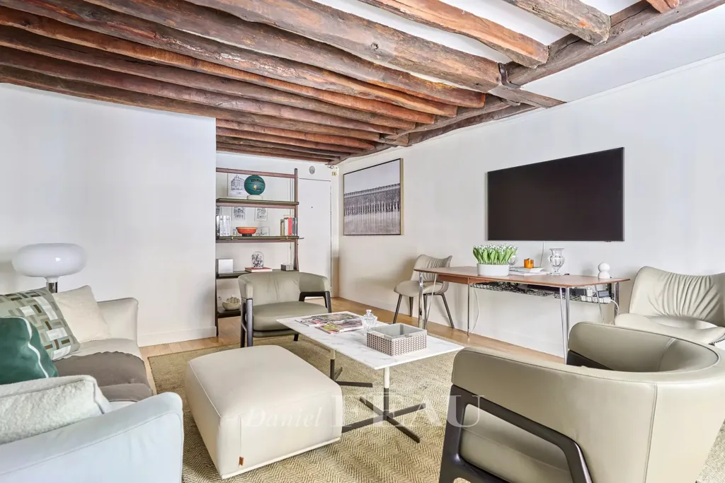 Séjour - Appartement Charmant avec Interphone au 7ème Arrondissement