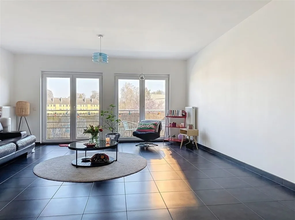 Séjour - Appartement avec balcon et parkings à Arlon