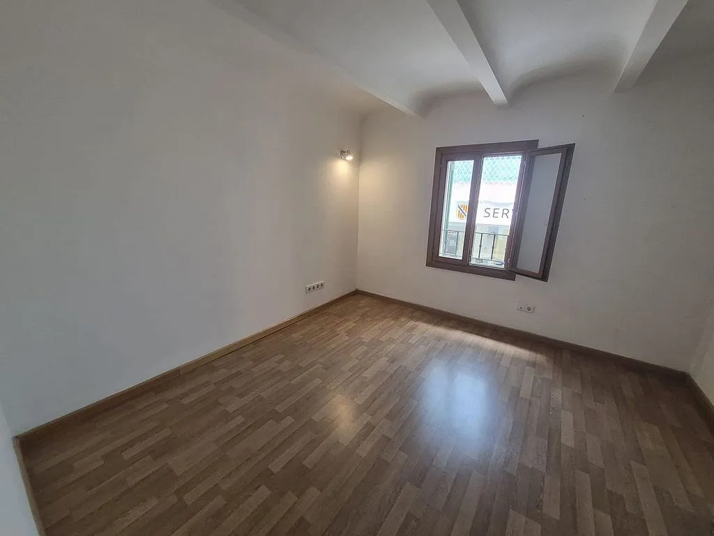 Toad - Office with Conversion Potential in Palma Centre