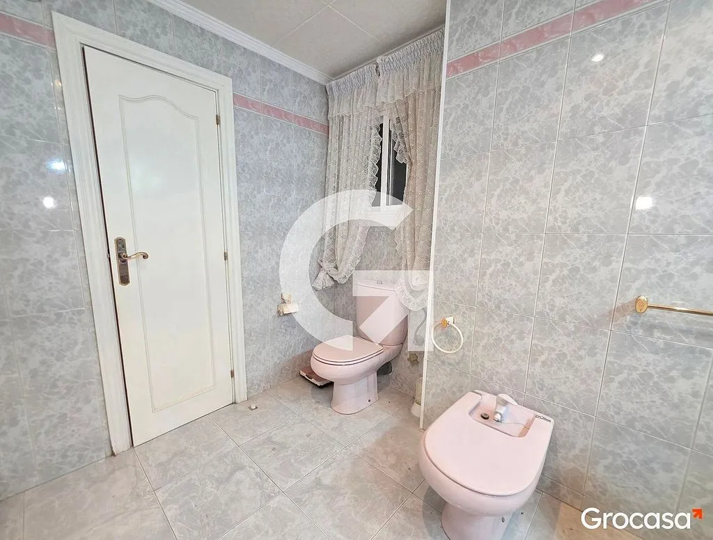 Salles de bain - Apartment with Ascender in El Pedró