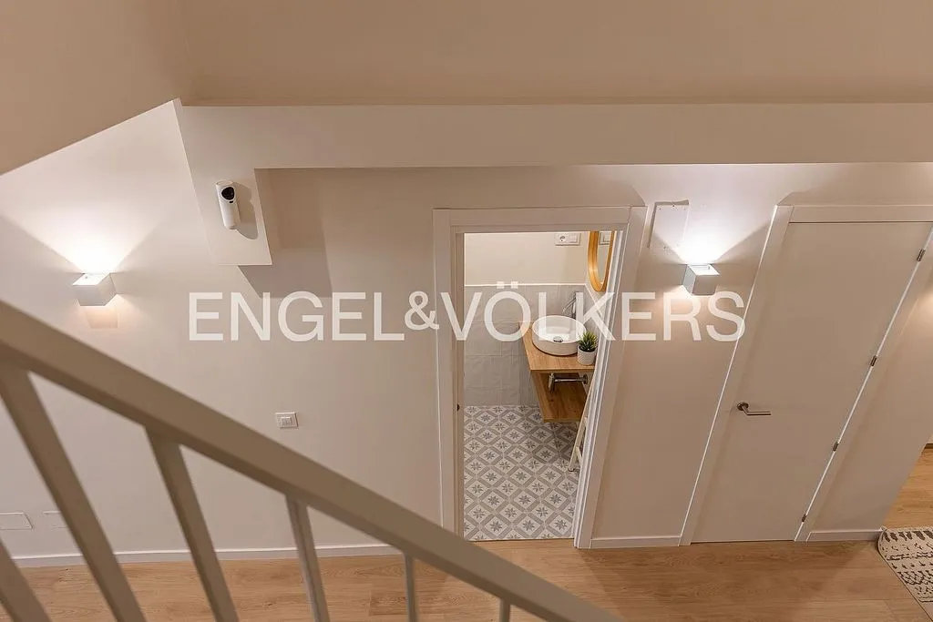 Pièces - Contemporary Duplex with Balcony in Ciudad Jardín