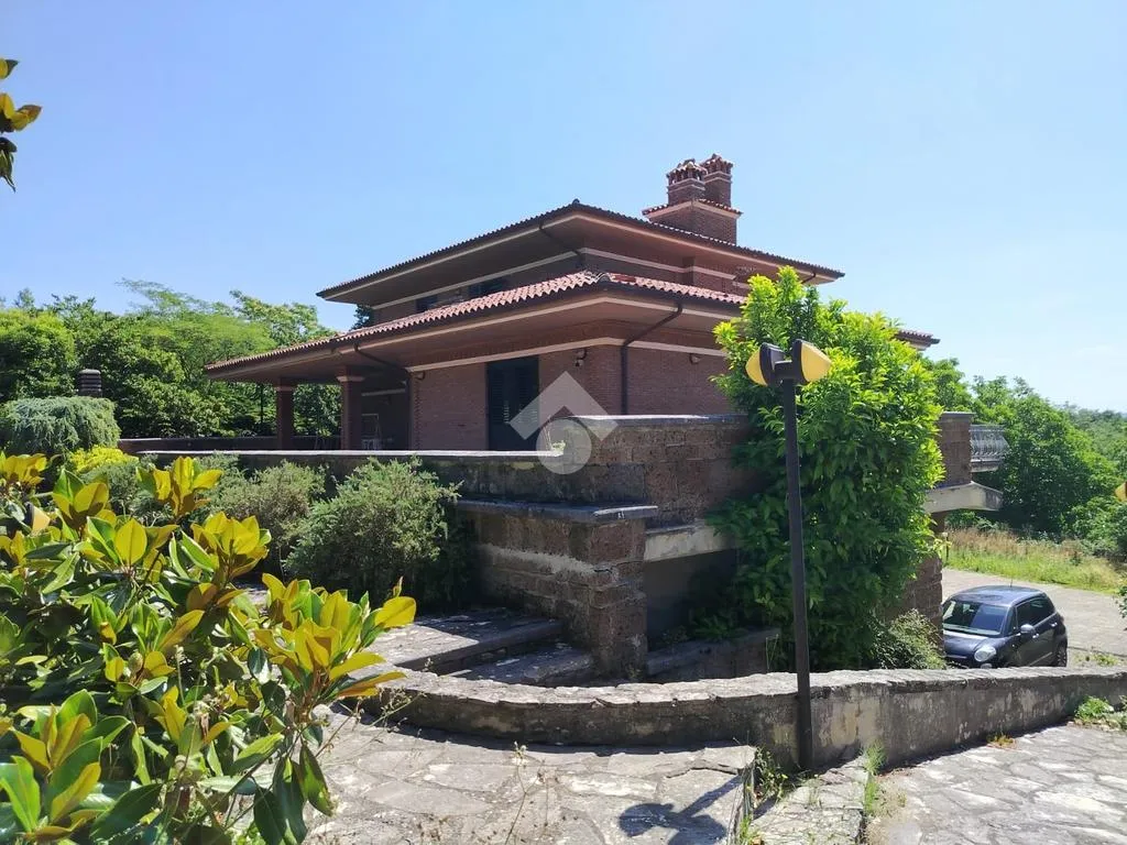 Välivaade - Villa with Garden in Altavilla Irpina