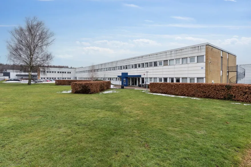 Välivaade - Office Space with Central Atrium in Glostrup