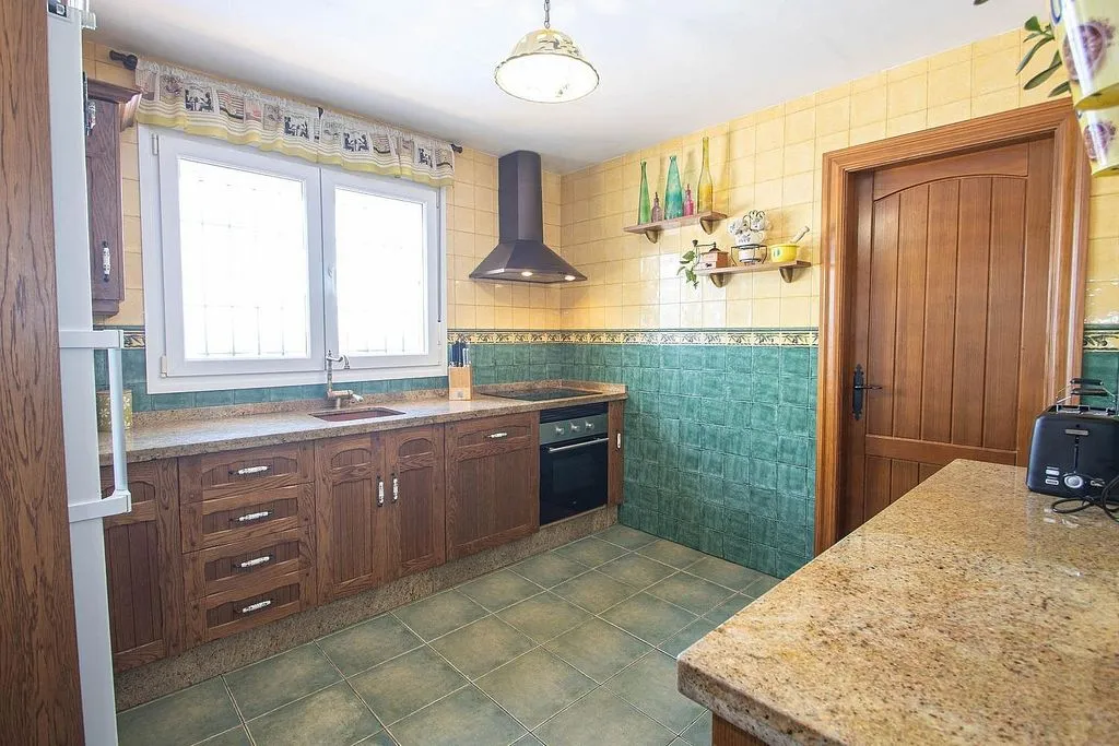 Köök - Chalet with Pool and Terrace in Nívar