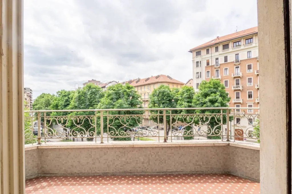 Balcone - Apartment with Balcony in Turin's Crocetta