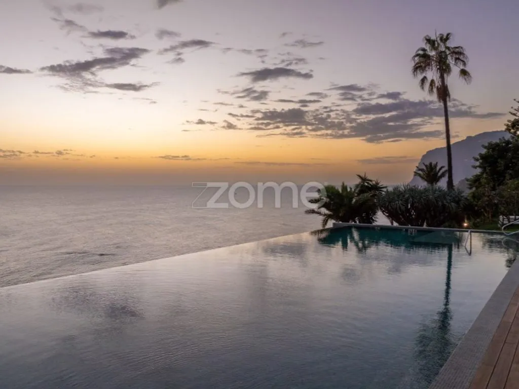 Pool - Luxury Flat with Atlantic View in Funchal
