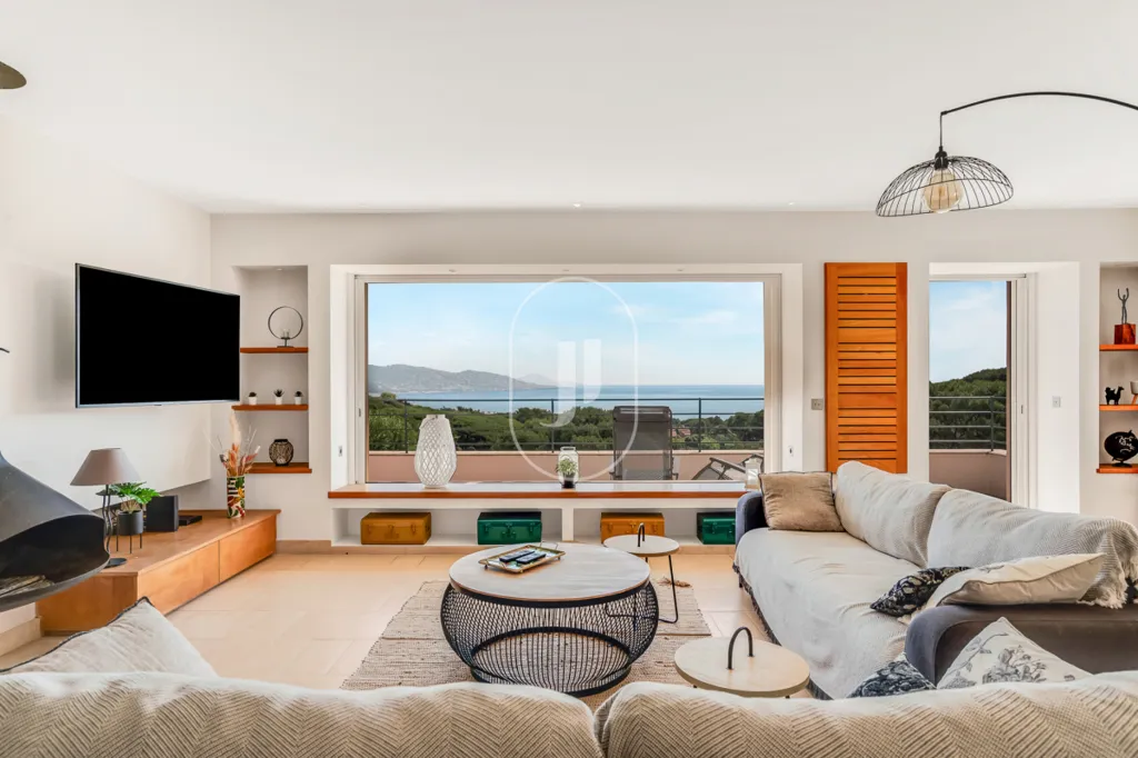 Séjour - Villa avec Vue Mer et Piscine à Sainte-Maxime