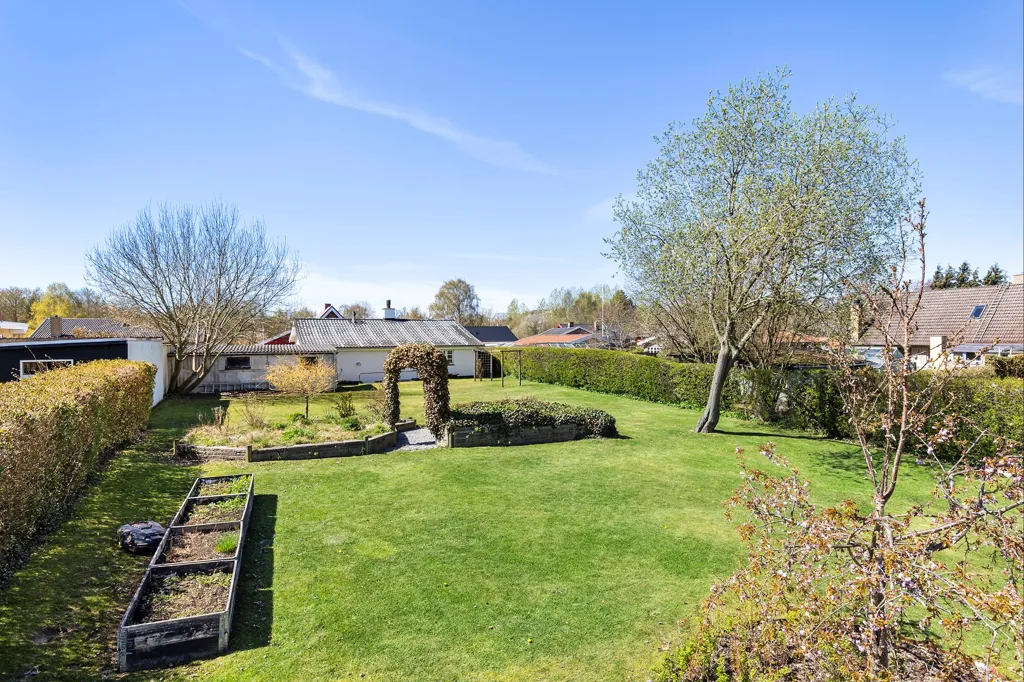 Jardin - Modern Villa with Garden in Græsted