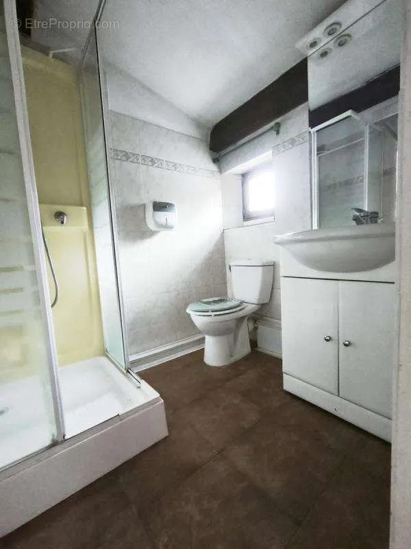 Vannitoad - Charming Village House with Garage in Correns