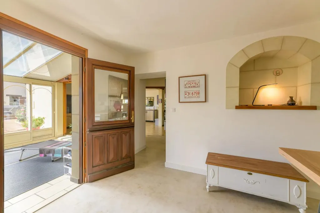 Entrée - Maison de 9 Pièces avec Jardin et Piscine à Bourgueil