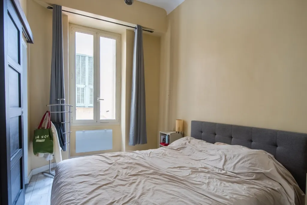 Magamistoad - 2-Bedroom Apartment with Courtyard View in Nice