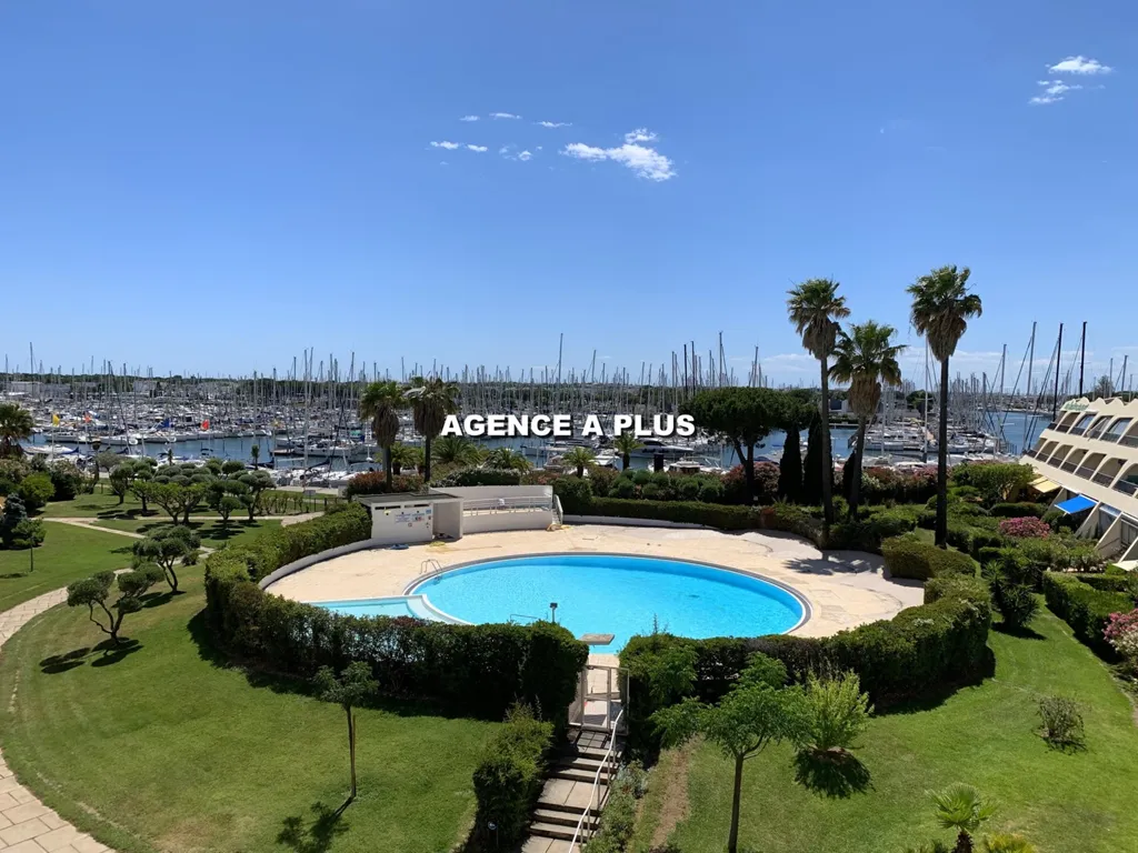Piscine - Appartement Traversant Vue Port à Plage Nord