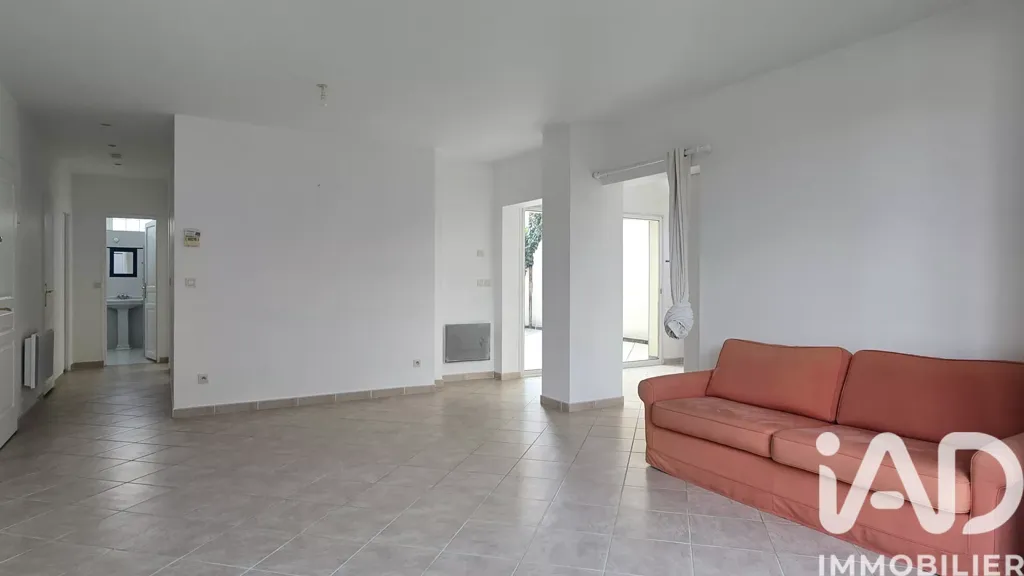 Soggiorno - 3-Bedroom Flat with Terrace in Vernon Centre