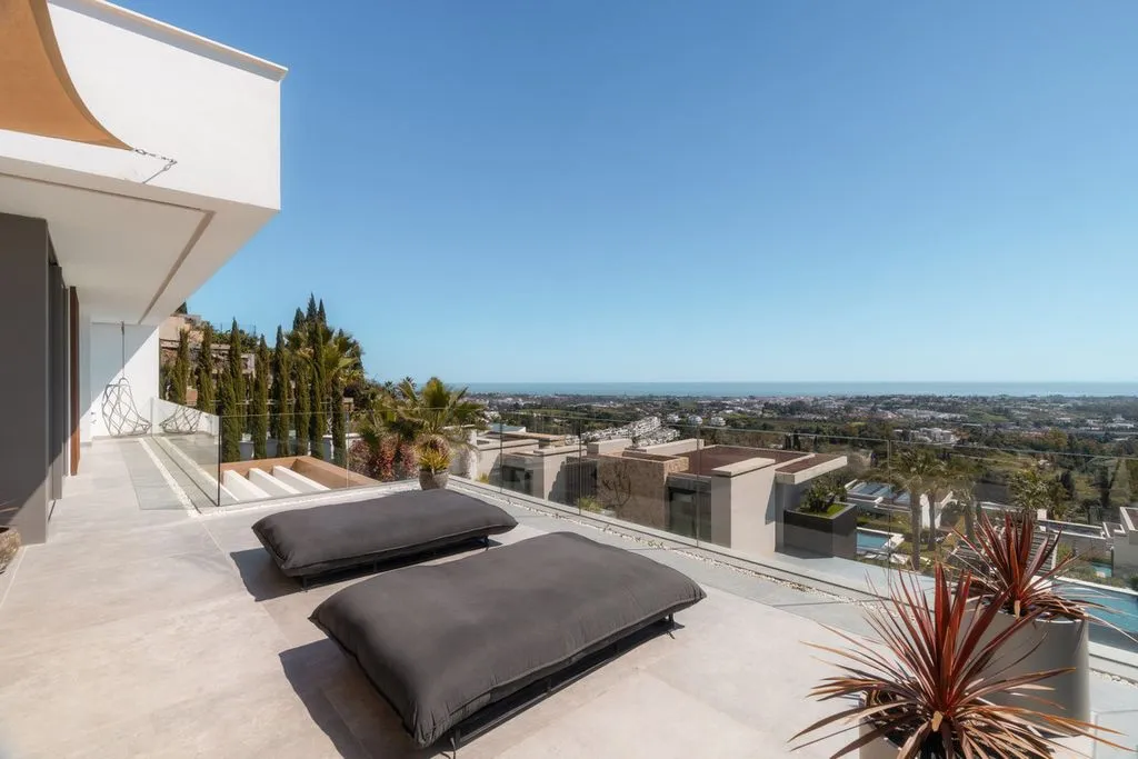 Terrass - Luxury Villa with Spa in La Quinta