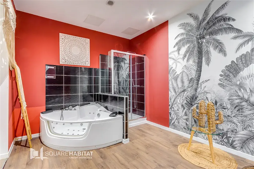 Bagni - Refurbished 15-Piece Building in Roubaix