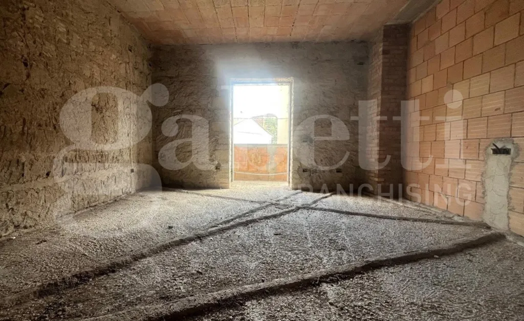 Pièces - Independent House with Outdoor Space in Calvi Risorta