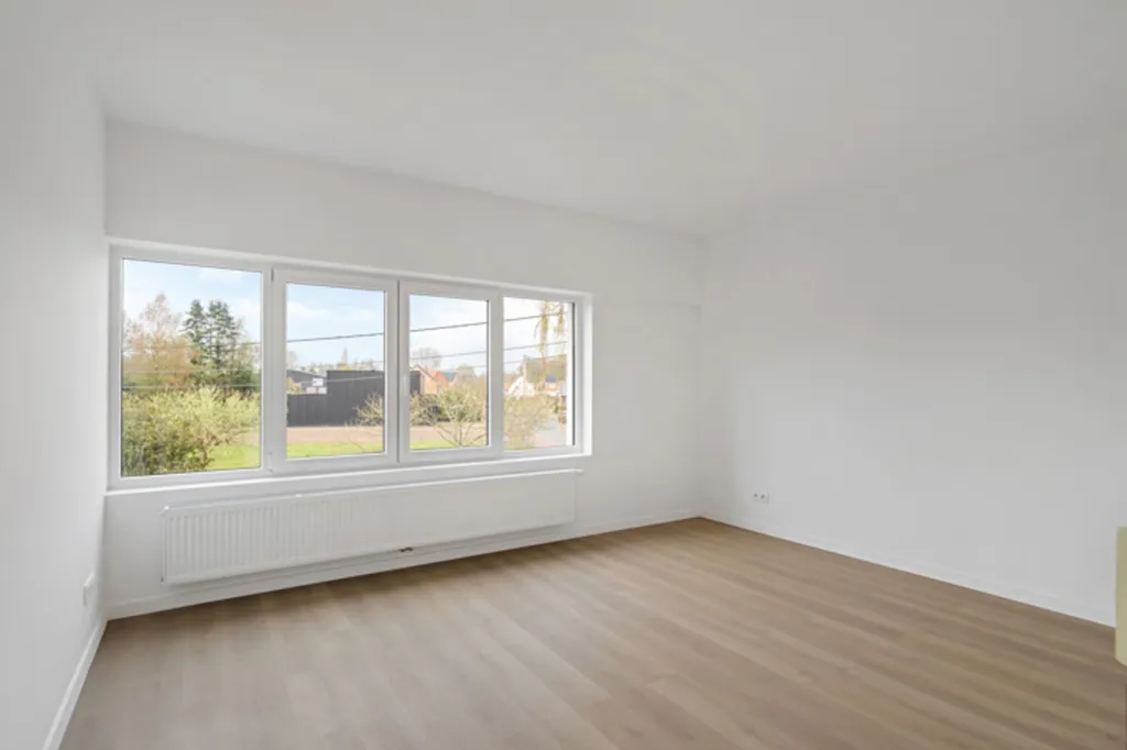 Pièces - Maison Rénovée avec Terrasse à Temse