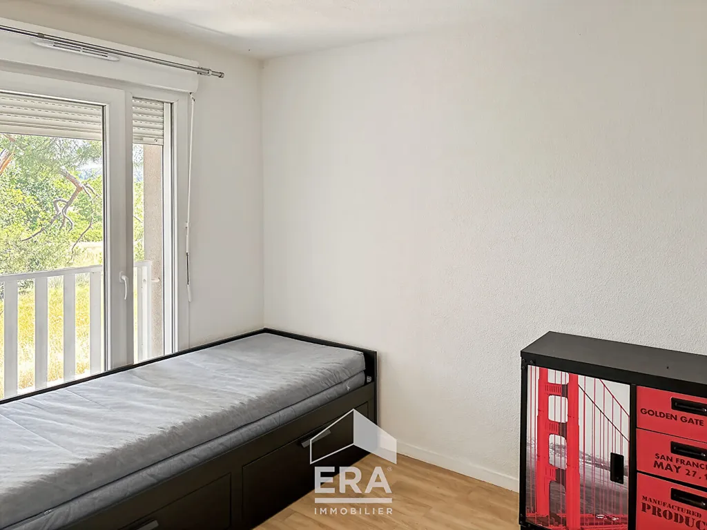 Magamistoad - Furnished Duplex Flat with Balcony in Eysines