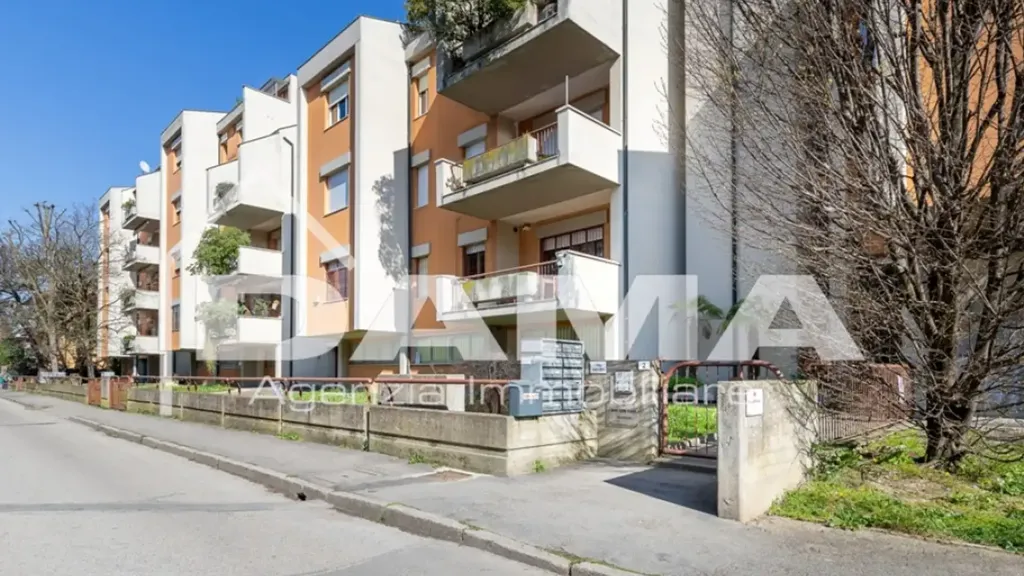 Välivaade - Triplex with Balcony in Forlì