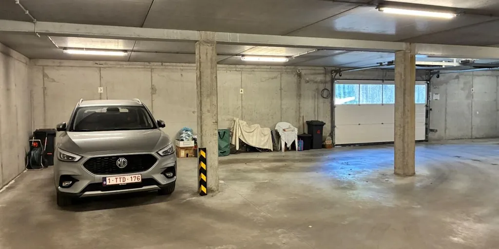 Garage - Appartement avec Terrasse et Parking à Nazareth