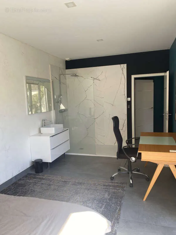 Chambres - Villa Contemporaine avec Piscine à Lattes