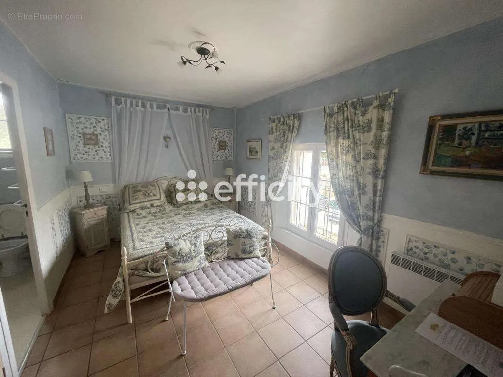 Maison 9 pièces à Roussillon