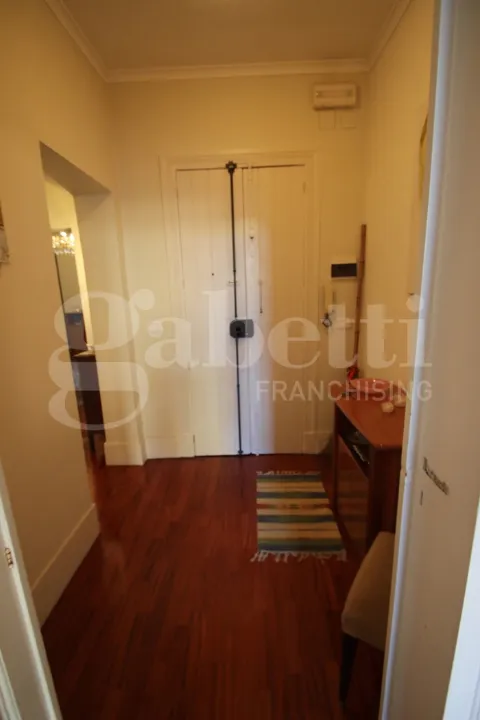 Esik - Refurbished Triplex with Balcony in Catania
