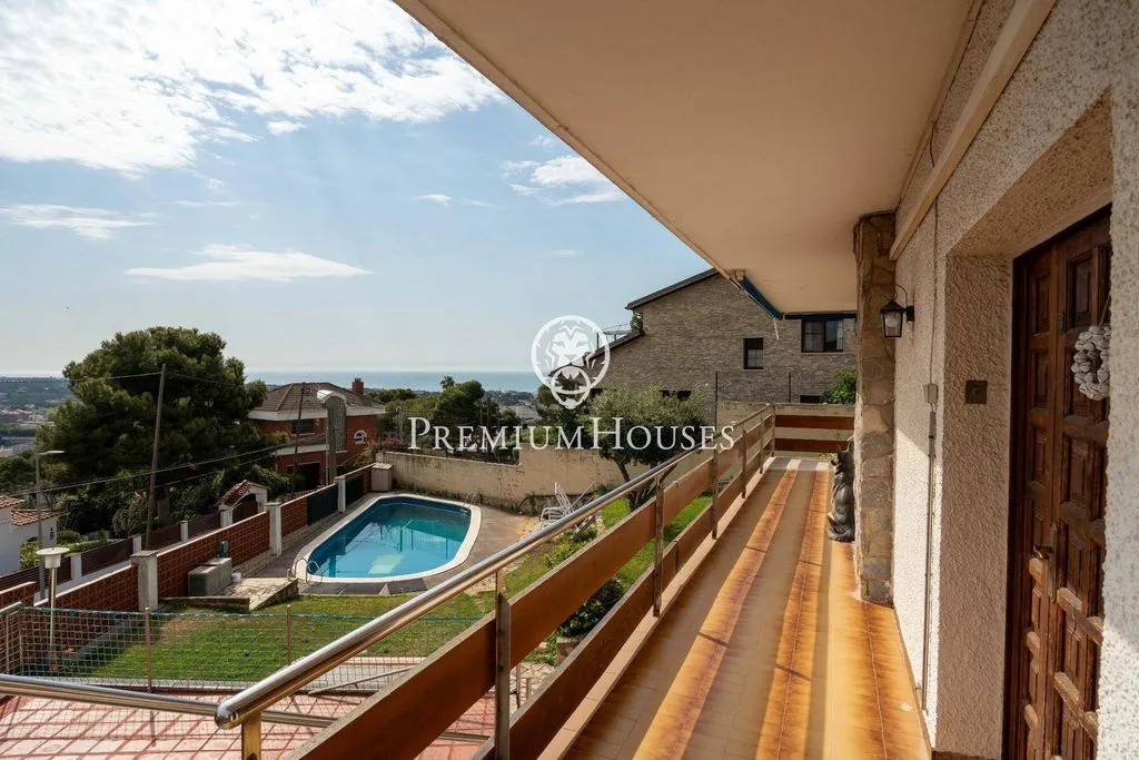 Terrazza - Luxury House with Pool in Castelldefels