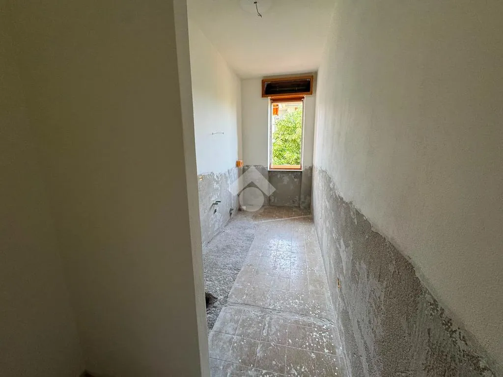 Esik - 4-Bedroom Apartment with Balconies in Piacenza