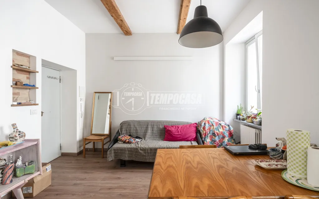 Elutuba - Rustic Apartment with Frescoed Ceilings in Macerata