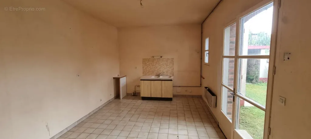 Cuisine - Maison avec Terrasse et Garage à Pont-sur-Yonne