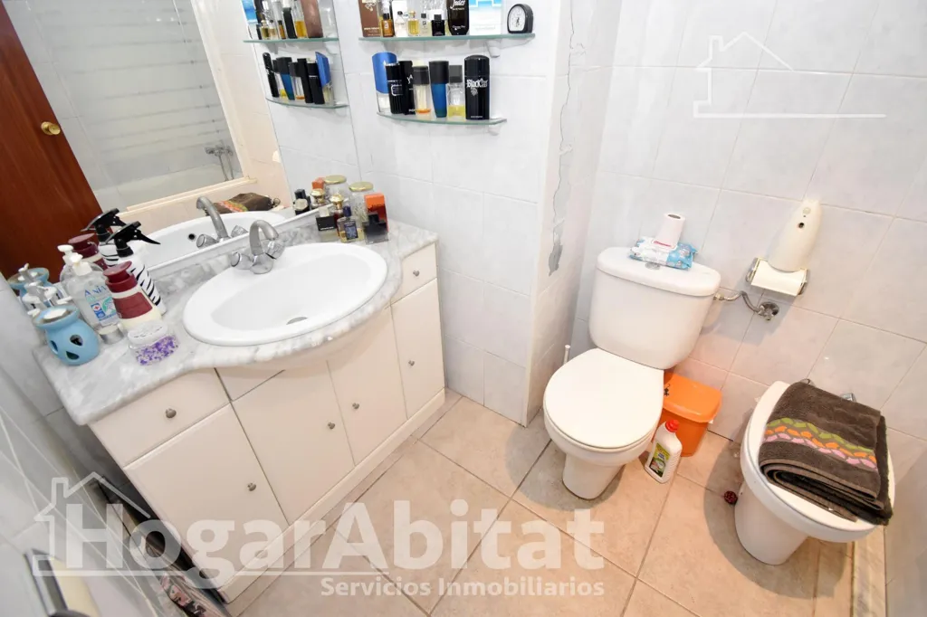 Salles de bain - Spacious Corner Flat with Garden View in Castellón