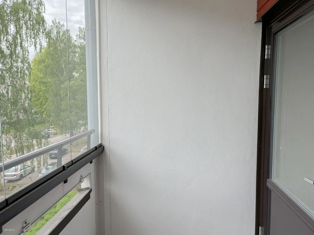 Balcon - Bright Apartment with Balcony in Länsimäki, Vantaa