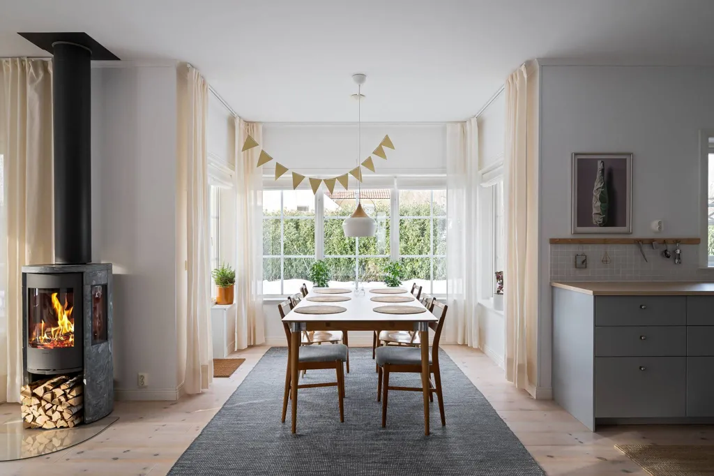 Salle à manger - Renovated Villa with High Ceilings on Dalarö