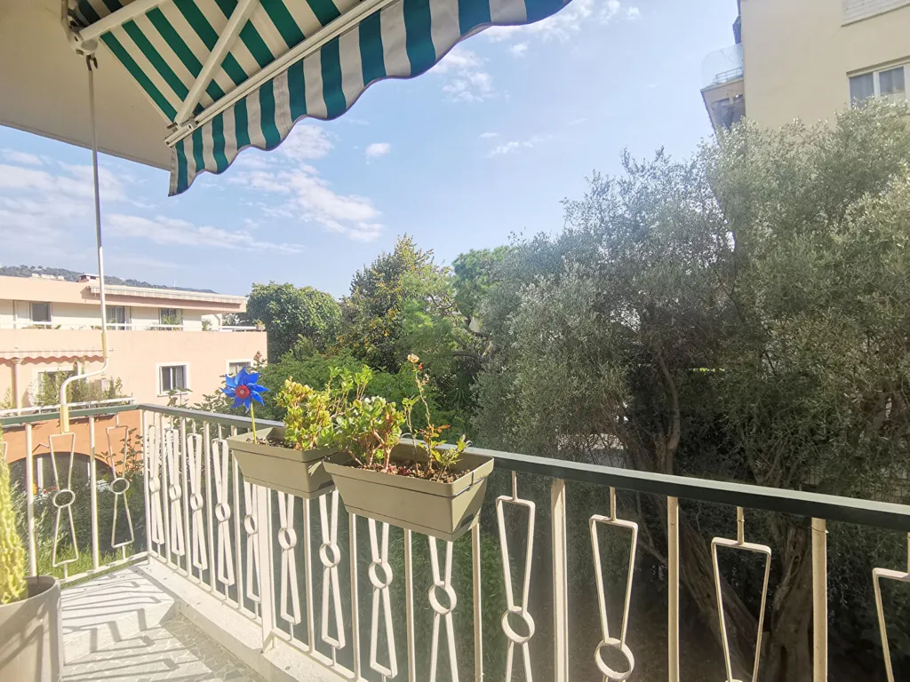 Rõdu - 3-Bed Apartment with Terrace in Cimiez