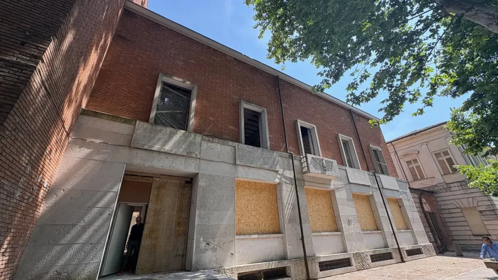 Exterior - Apartment with Piazza View in Mantua