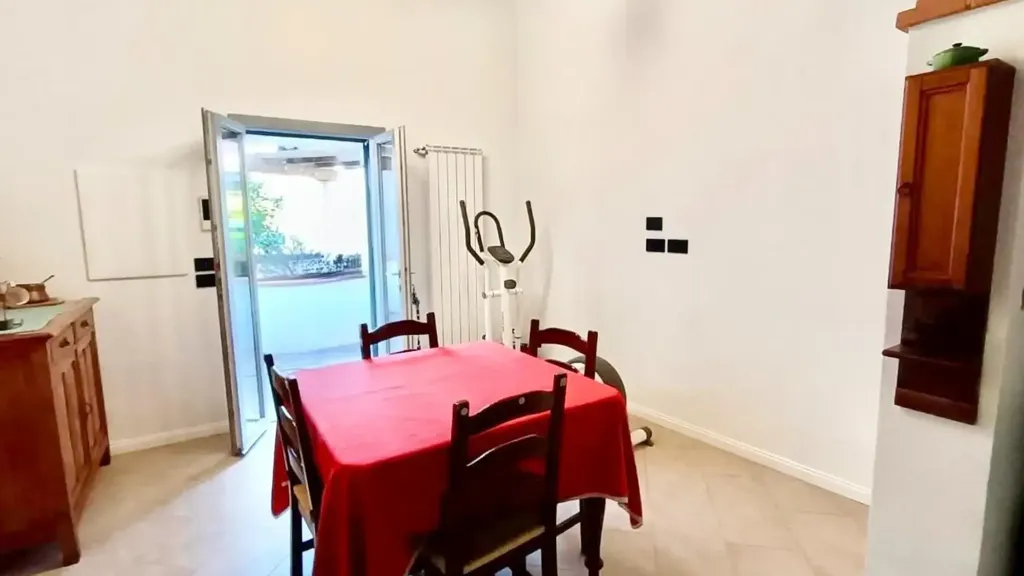 Söögituba - Rustic-Style Flat with Private Garden in Empoli