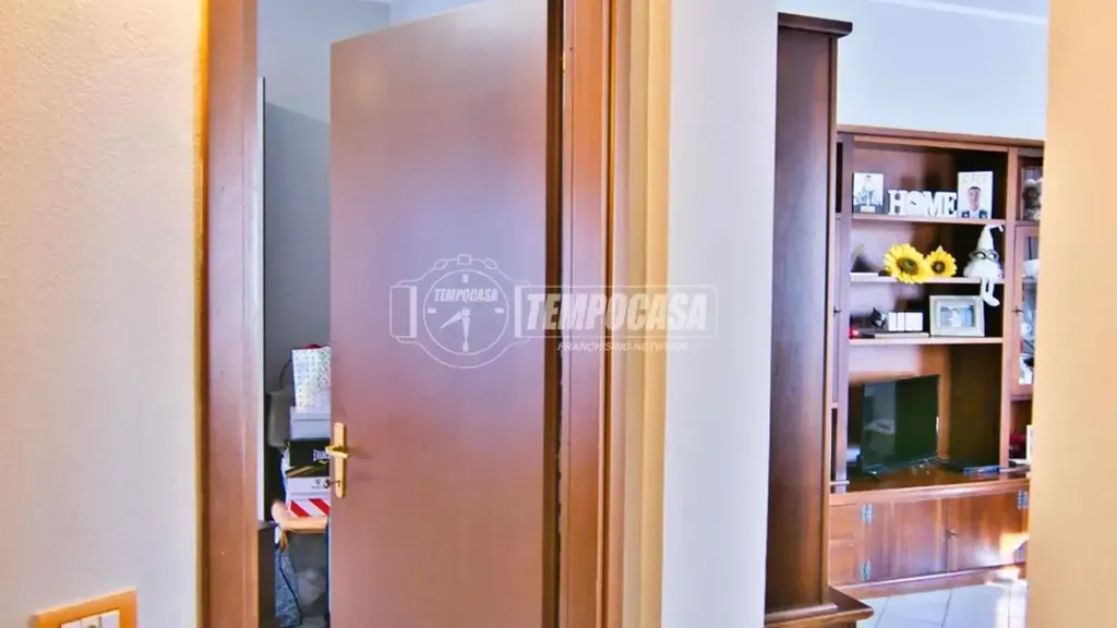 hallway_entrance