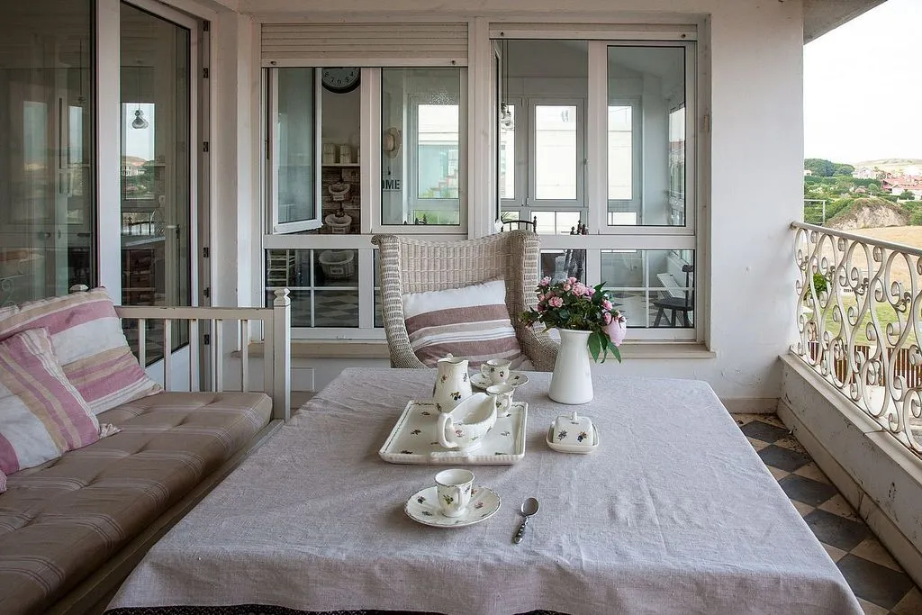 balcony