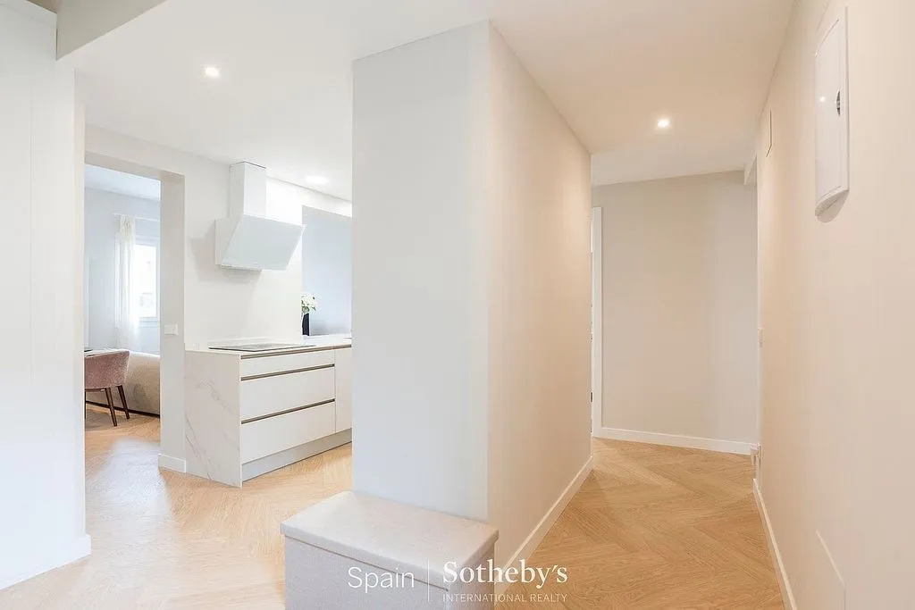Esik - Apartment with Air Conditioning in Central Madrid