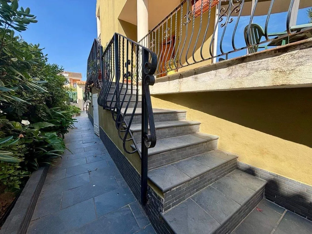 Pièces - Luxury Detached House with Garden in Daimús