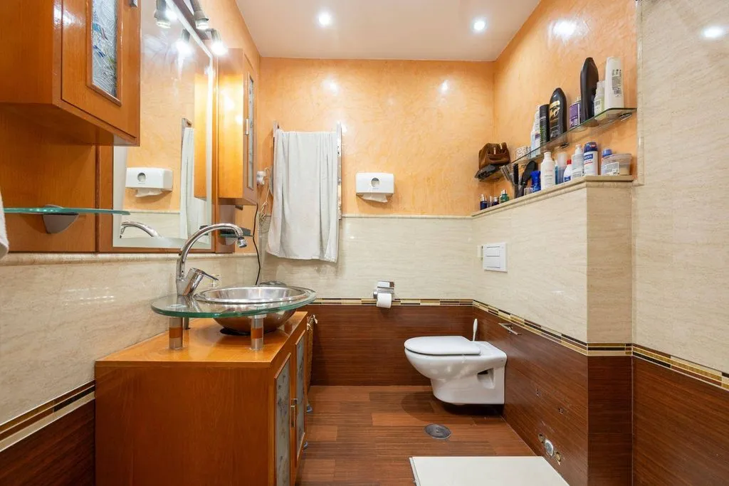 Vannitoad - Luxury Flat with Balcony in Granada
